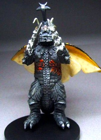 「未使用品」イワクラ ゴジラ オーナメント 特撮大百科 DELUXE2 直販特典 昆虫怪獣メガ (中古品)