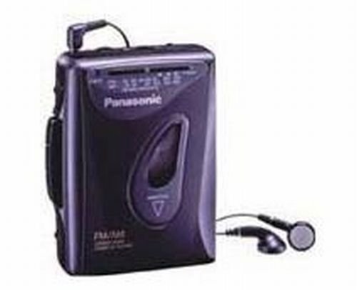 「ほぼ新品」Panasonic FM/AMチューナー内蔵 ポータブルステレオラジオカセットプレーヤ(中古品)