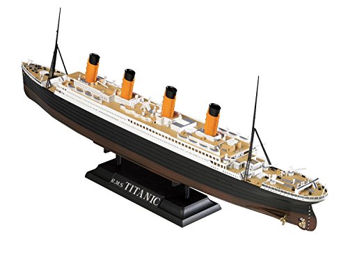 「非常に良い」童友社 1/700 凄!船舶プラモデル No.22 R.M.S タイタニック LED付 色分け済(中古品)