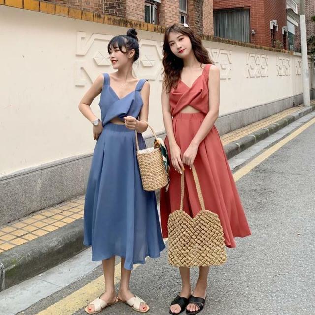 オススメ 新作 夏 ワンピース ロング丈 ミモレ丈 へそ出し へそ見せ ノースリーブ フレアスカート フェミニン リゾート Op T0012の通販はau Pay マーケット Magnifique