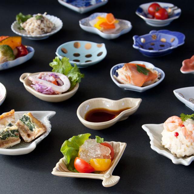 Mame 丸散赤丸 0326 Amabro アマブロ Japan Made 磁器 和食器 日本製 有田焼 豆皿 小皿 手塩皿 おしゃれ 和モダン の通販はau Pay マーケット Queen Ann クイーンアン