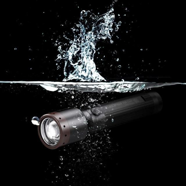 Ledlenser(レッドレンザー) P6R Core LEDフラッシュライト/ペンライト　900lm 防水 USB充電式/乾電池式 [日本正規品]502179_2