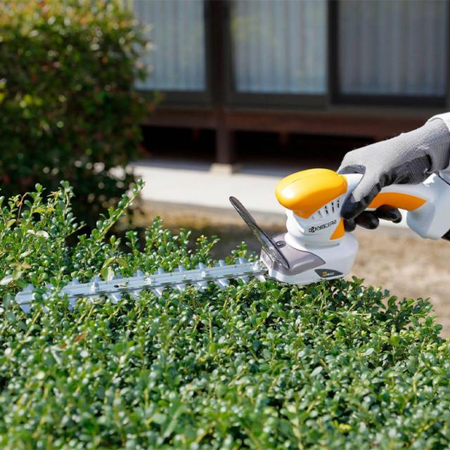 京セラ BHT-1800 充電式ヘッジトリマ メーカー直送 代引不可 沖縄離島不可 ☆京セラ BHT-1800 家庭用 充電式ヘッジトリマ 高級刃 18V (666051A)