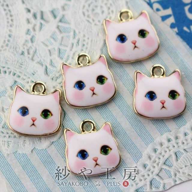 ミニチャーム ピンクチークねこ 約15x11mm ホワイト 5個 猫 ネコ 白猫 カン付き レジン イラスト ハンドメイド アクセサリーパーツの通販はau Pay マーケット アクセサリーパーツの店 紗や工房