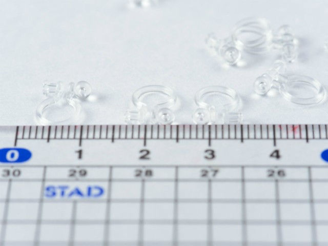 イヤリングパーツ タテ芯穴付樹脂ノンホールピアス(約10mm・皿約2.5mm)5ペア(約10ヶ)イヤーカフ イヤーカフパーツ クリア  クリップピアスの通販はau PAY マーケット - アクセサリーパーツの店 紗や工房