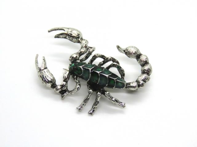 蠍 ブローチ サソリ グッズ 蠍座 星座 キラキラ の通販はau Pay マーケット Tuge9999