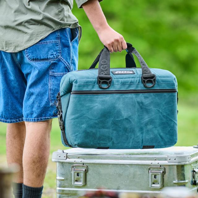 【気温49度でも氷なら24時間維持】約23L (ペットボトル(2L)×6本収納可能) ソフトクーラー 大容量 エーオークーラーズ AOクーラーズ 24パック ワックスドキャンバス 軽い 軽量 キャンプ 釣り ゴルフ 運動会 アウトドア クーラーバッグ 保冷バッグ レジャー 海水浴 農作業の通販は 【気温49度でも氷なら24時間維持】約23L (ペットボトル(2L)×6本収納可能) ソフトクーラー 大容量 エーオークーラーズ AOクーラーズ 24パック ワックスドキャンバス 軽い 軽量 キャンプ 釣り ゴルフ 運動会 アウトドア クーラーバッグ 保冷バッグ レジャー 海水浴 農作業の通販は