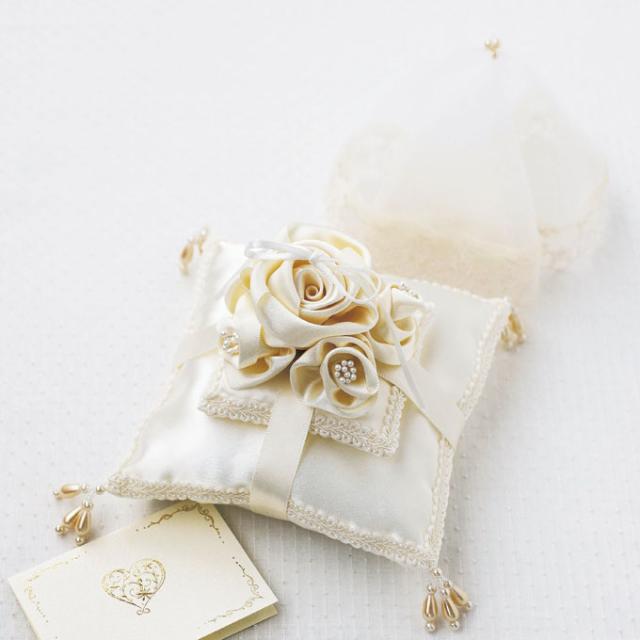 リングピロー キット ローズのベールリングピロー 手作りキット 手芸キット 結婚式 バラ 薔薇 花 サテン パール レース 上品 指輪 ベールの通販はau Pay マーケット Fanmary ファンメアリー