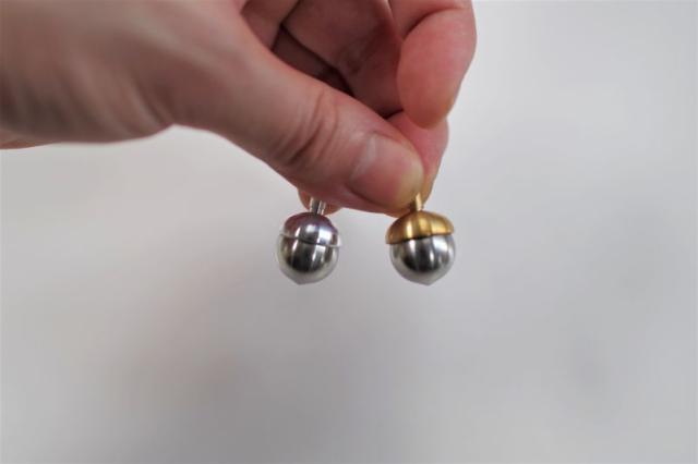 Neighbor Dongurin 2個セット ステンレス シオン ネイバー 真鍮 ジュラルミン 金 銀 どんぐり かわいい ペア 独楽 駒の通販はau Pay マーケット ココショク 日本の手仕事 Au Pay マーケット店