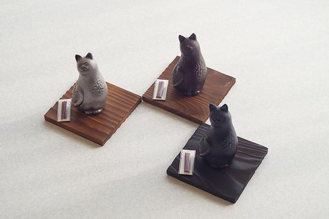 博鳳堂 お香立て 猫 茶色 黒 銀色 300 鉄 10 6 4 5ｃｍ 線香立て 棒香立て ショート型のお線香立ての通販はau Pay マーケット ココショク 日本の手仕事 Au Pay マーケット店