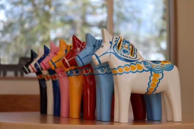 ダーラナホース　幸せを運ぶウマ 楽天市場】【幸せを運ぶ馬】ダーラナホース・Mサイズ（10cm