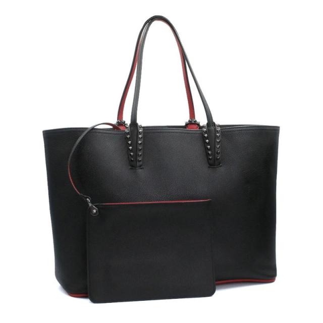 クリスチャンルブタン ラージカバタ スパイクスタッズ レザー ブラック レッド トートバッグ 肩掛けトート ポーチ付き 黒 赤 中古 送料無料