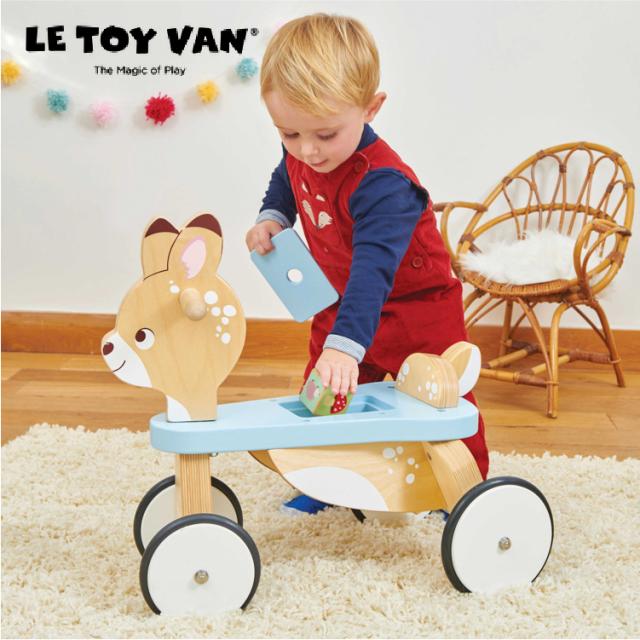 ライドオンディア TV0020 LE TOY VAN ルトイヴァン ルトイバン 木のおもちゃ 木製玩具 かわいい おしゃれ 海外 イギリス クリスマス　プレゼント 誕生日 出産祝い 知育玩具 子供 赤ちゃん 男の子 女の子の通販は