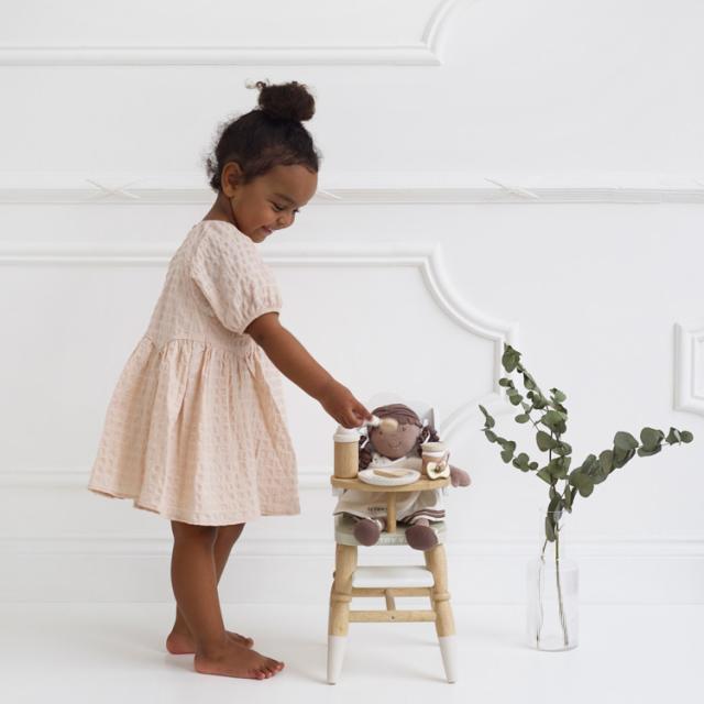 ドールハイチェア TV0230 LE TOY VAN ルトイヴァン ルトイバン 木のおもちゃ 木製玩具 かわいい おしゃれ 海外 イギリス クリスマス　プレゼント 誕生日 出産祝い 知育玩具 子供 赤ちゃん 男の子 女の子の通販は