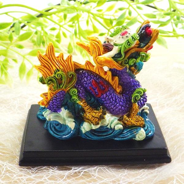 龍の置物樹脂製