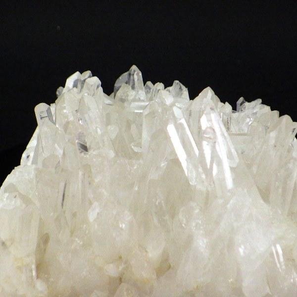 天然水晶 クラスター 811g 水晶原石 パワーストーン 天然石 一点物