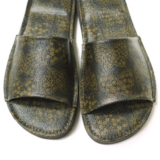 極美品■Needles × Suicoke■サンダル✨Tukka パピヨン柄 極美品□Needles × Suicoke□サンダル✨Tukka パピヨン柄 - メルカリ
