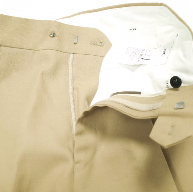 HYKE ハイク 24SS 日本製 DOESKIN TAPERED PANTS ドスキンテーパードパンツ 241-13279 1 BEIGE 1タック ボトムス【中古】【HYKE】 HYKE ハイク 24SS 日本製 DOESKIN TAPERED PANTS ドスキンテーパード