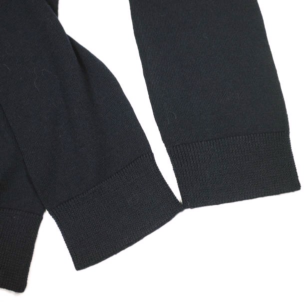 新品 N°21 ヌメロヴェントゥーノ 22AW ロゴパッチ メリノウールタートルネックニット 22I-A036-9000 40 NAVY セーター 定価63,800円 新品 N°21 ヌメロヴェントゥーノ 22AW ロゴパッチ メリノウール