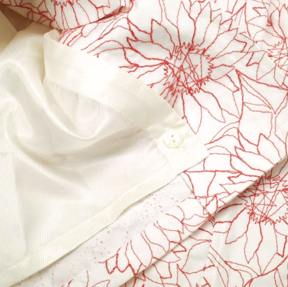 SYUMAN. シュウマン 23SS 日本製 Sunflower Open Collar Shirts ひまわり刺繍 オープンカラーシャツ AD23ss-06 1 WHITE/RED SYU.HOMME 定価55,000円 長袖 開襟 トップス【中古】【SYUMAN.】 SYUMAN. シュウマン 23SS 日本製 Sunflower Open Collar Shirts