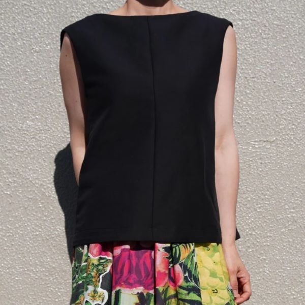 新品 MARNI マルニ 24SS イタリア製 COTTON CADY ノースリーブコクーン 新品 MARNI マルニ 24SS イタリア製 COTTON CADY ノースリーブコクーン