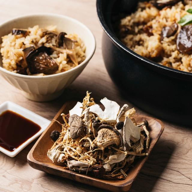 霧島山麓5種のきのこ炊き込みご飯の素 70g x 40個 産地直送の通販は 30,000円