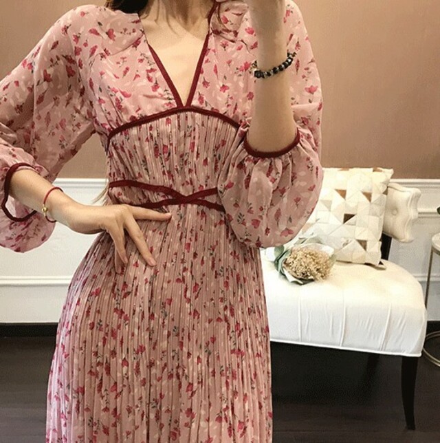 切り替え プリーツ ロングワンピース 秋冬 シフォン Vネック 長袖 花柄 ロング丈 バルーンスリーブ プリーツ 秋冬 ボヘミアン 大人可愛いの通販はau Pay マーケット Prism One Au Pay マーケット店