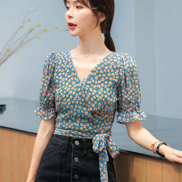 花柄 トップス レディース レトロ 花柄 ブラウス 半袖 シフォン カシュクール カジュアル 春夏 古着風 パフスリーブ ショート丈 フリルの通販はau Pay マーケット Prism One Au Pay マーケット店 花柄 トップス レディース レトロ 花柄 ブラウス 半袖 シフォン カシュクール カジュアル 春夏 古着風 パフスリーブ ショート丈 フリルの通販はau Pay マーケット Prism One Au Pay マーケット店