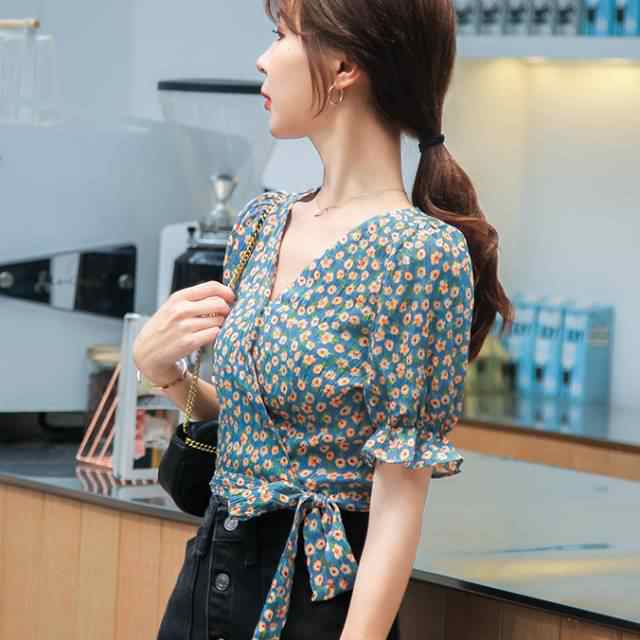 花柄 トップス レディース レトロ 花柄 ブラウス 半袖 シフォン カシュクール カジュアル 春夏 古着風 パフスリーブ ショート丈 フリルの通販はau Pay マーケット Prism One Au Pay マーケット店
