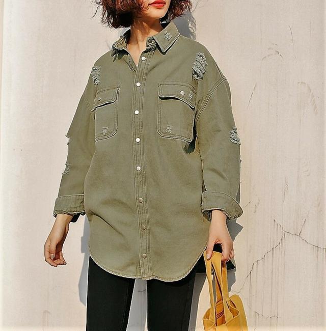 カジュアルバックプリント ゆったりダメージデニムシャツ オーバーサイズ 黒カーキ 長袖 無地 春秋冬 韓国の通販はau Pay マーケット And C T Au Pay マーケット店