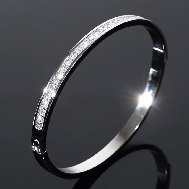 バングル メンズ おしゃれ バケットデザイン Czダイヤ ジルコニア ホワイトゴールド バケットカット 爪留め Bangle プレゼント ギフトの通販はau Pay マーケット G Custom ジーカスタム