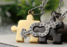 ネックレス ペア アクセサリー カップル パズル お揃い 記念日 誕生日 プレゼントの通販はau Pay マーケット Magokoro