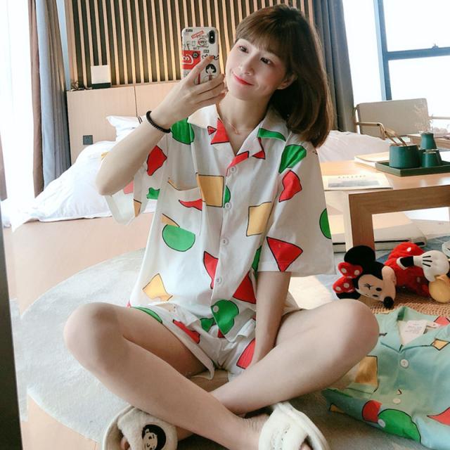 かわいい クレヨンしんちゃん 風 パジャマ 半袖 短パン ルームウェア ｔシャツ サイズは4種類 レディース 寝間着の通販はau Pay マーケット 美ハーバー