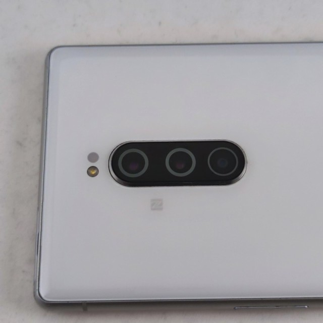 Xperia 1 802SO ホワイト 64GB 6.5インチ4K有機EL&シネマワイド アウトレット 特典付 SoftBank版 SIMロック解除済  s1wh-b190ky4｜au PAY マーケット