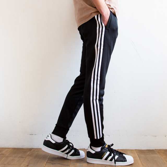 adidas トラックパンツ GF0210