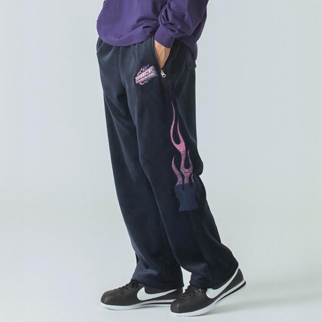 「 XLARGE エクストララージ 」 VELOUR TRACK PANTS ベロア トラック パンツ 101244031006 / xlarge エクストララージ トラックパンツ パンツ ボトムス ベロア セットアップ グラフィック刺繍 ウエストゴム 2024AWの通販は 「 XLARGE エクストララージ 」 VELOUR TRACK PANTS ベロア トラック パンツ 101244031006 / xlarge エクストララージ トラックパンツ パンツ ボトムス ベロア セットアップ グラフィック刺繍 ウエストゴム 2024AWの通販は