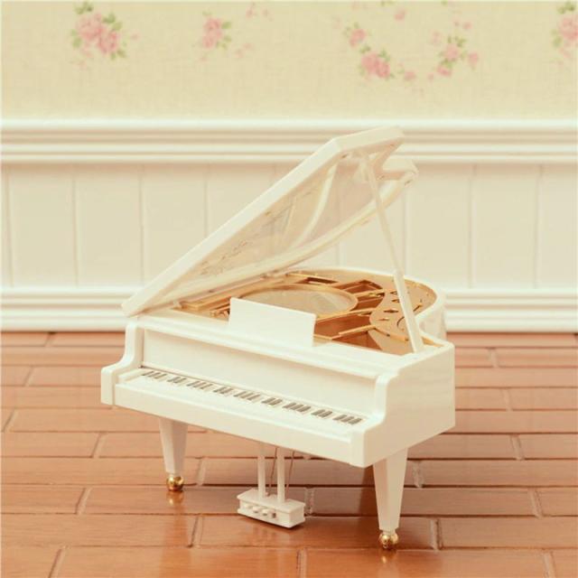 ピアノ 白 ミニチュア家具 楽器 ドールハウス レトロ 小物 BJD人形 1/6ドール 30cm ブライスドール 球体関節人形
