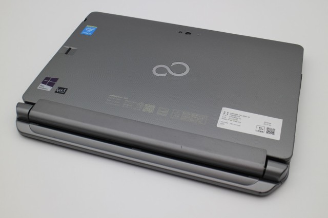 富士通 ARROWS Tab Q665/M Core M-5Y10c 0.8GHz/4GB/128GB(SSD)/11.6W