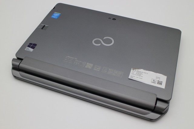 富士通 ARROWS Tab Q665/M Core M-5Y10c 0.8GHz/4GB/128GB(SSD)/11.6W