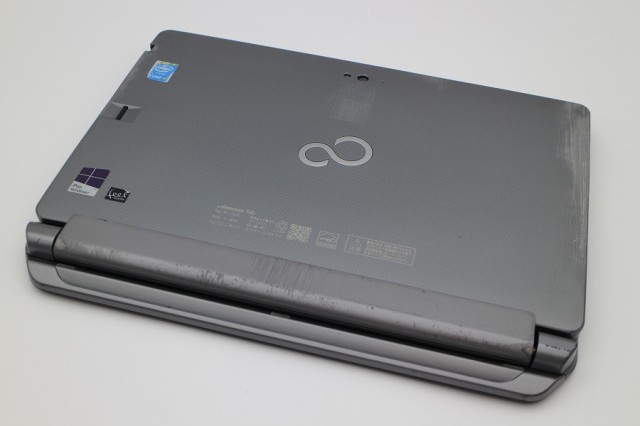 富士通 ARROWS Tab Q665/M Core M-5Y10c 0.8GHz/4GB/128GB(SSD)/11.6W