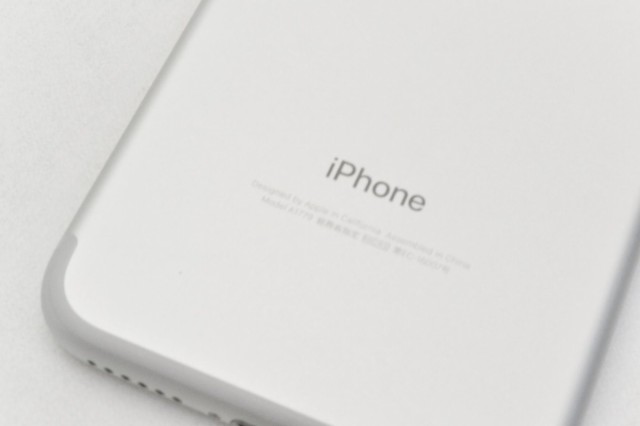白ロム SIMフリー SoftBank SIMロック解除済 Apple iPhone7 32GB iOS15