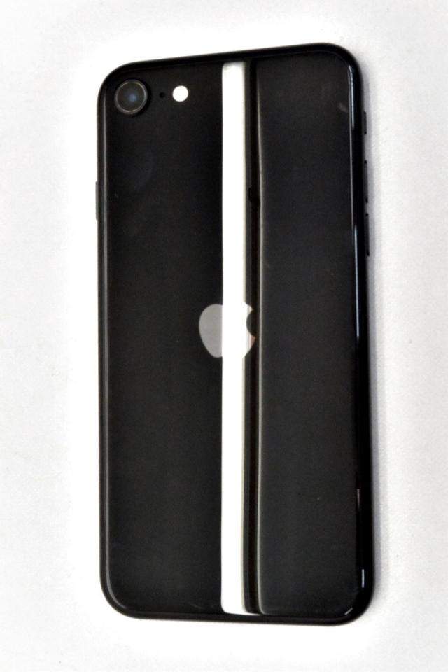 白ロム SIMフリー docomo SIMロック解除済 Apple iPhoneSE(第2世代) 64GB iOS18.1.1 ブラック NHGP3J/A 初期化済【中古】_1
