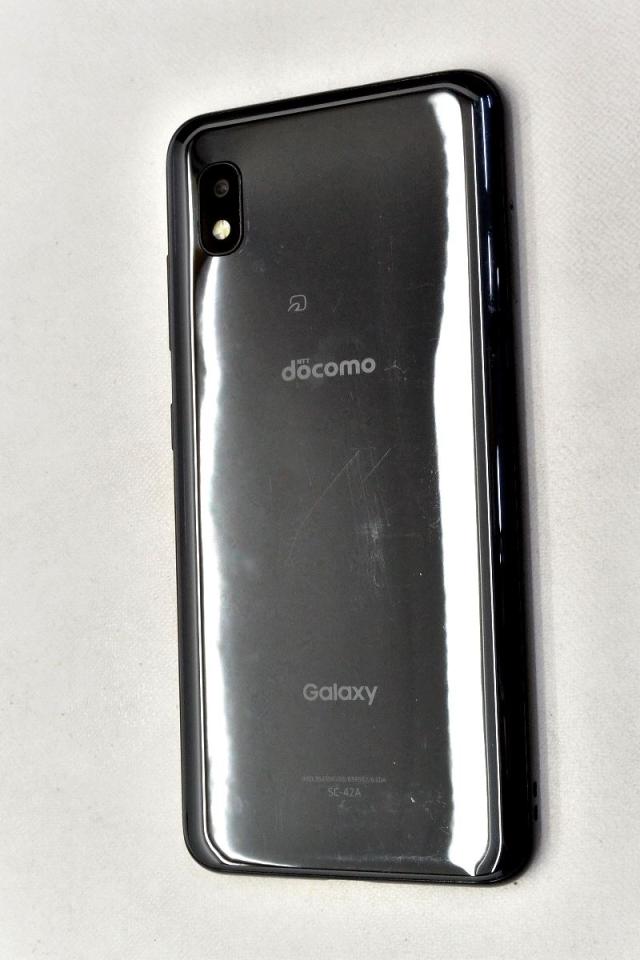 Galaxy A21 シンプル ブラック 64 GB docomo 中古品〕 GALAXY A21 64GB