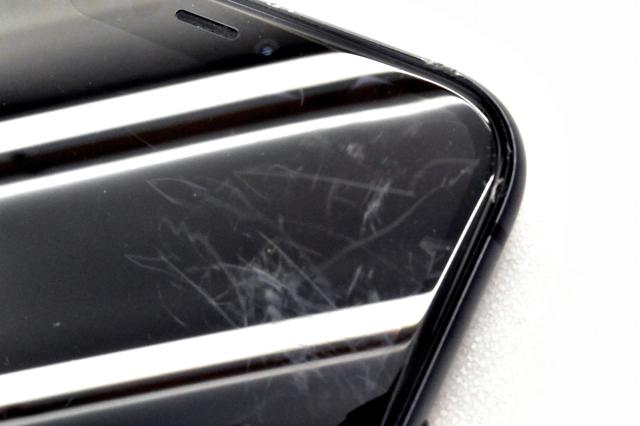 白ROM SIM無償性 au SIM鍵を掛ける取り消す済 Apple iPhone11 64GB iOS18.5 黒いこと MWLT2J/A すべり出し化済【中古】
