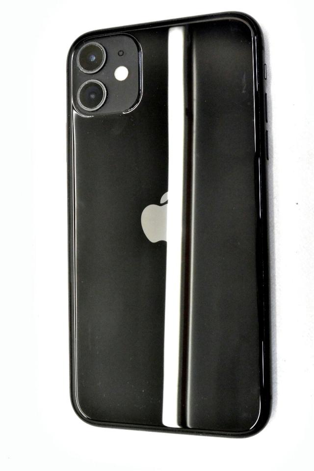 白ROM SIM無償性 au SIM鍵を掛ける取り消す済 Apple iPhone11 64GB iOS18.5 黒いこと MWLT2J/A すべり出し化済【中古】