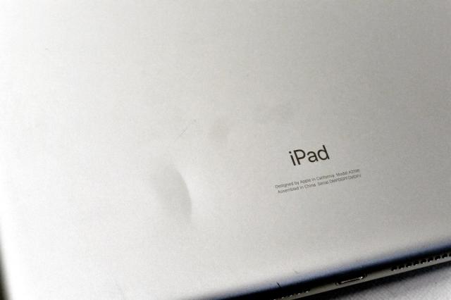 白ロム SIMフリー docomo SIMロック解除済 Apple iPad7 Wi-Fi+Cellular 32GB iPadOS18.7.3 シルバー MW6C2J/A 初期化済【中古】_2