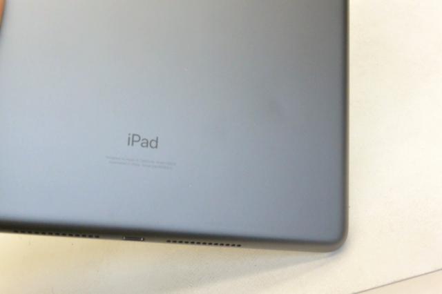 白ロム au SIMフリー Apple iPad9 Wi-Fi+Cellular 256GB iPadOS26.4 スペースグレイ MK4E3J/A 初期化済【中古】_2