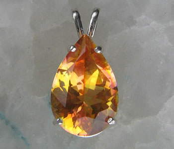 インペリアルゴールドクォーツ ティアドロップ15ミリペンダントトップ【H&E社】