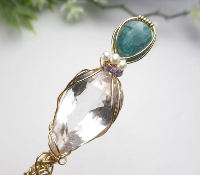 14kgf/天然石トロレアイトとグランディディエライトのひらひらスカートピアス