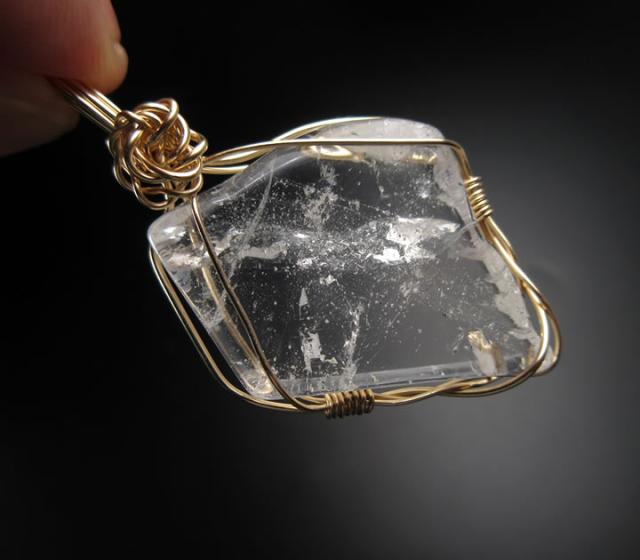 アゾゼオ サチャロカクリアアゼツライト14kgfペンダント 虹あり